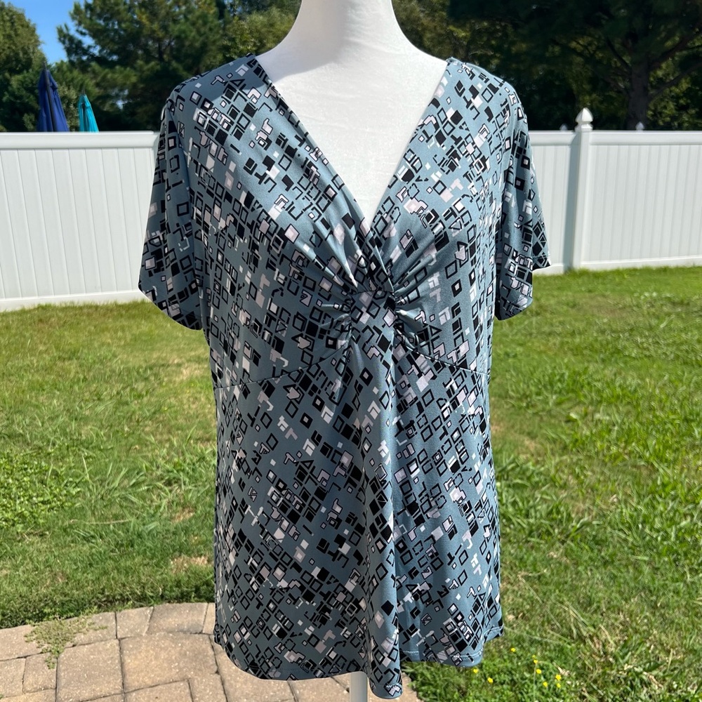 Teal Blouse with Black/White/Gray Geometric Pattern, Twisted Knot Detail Sz L